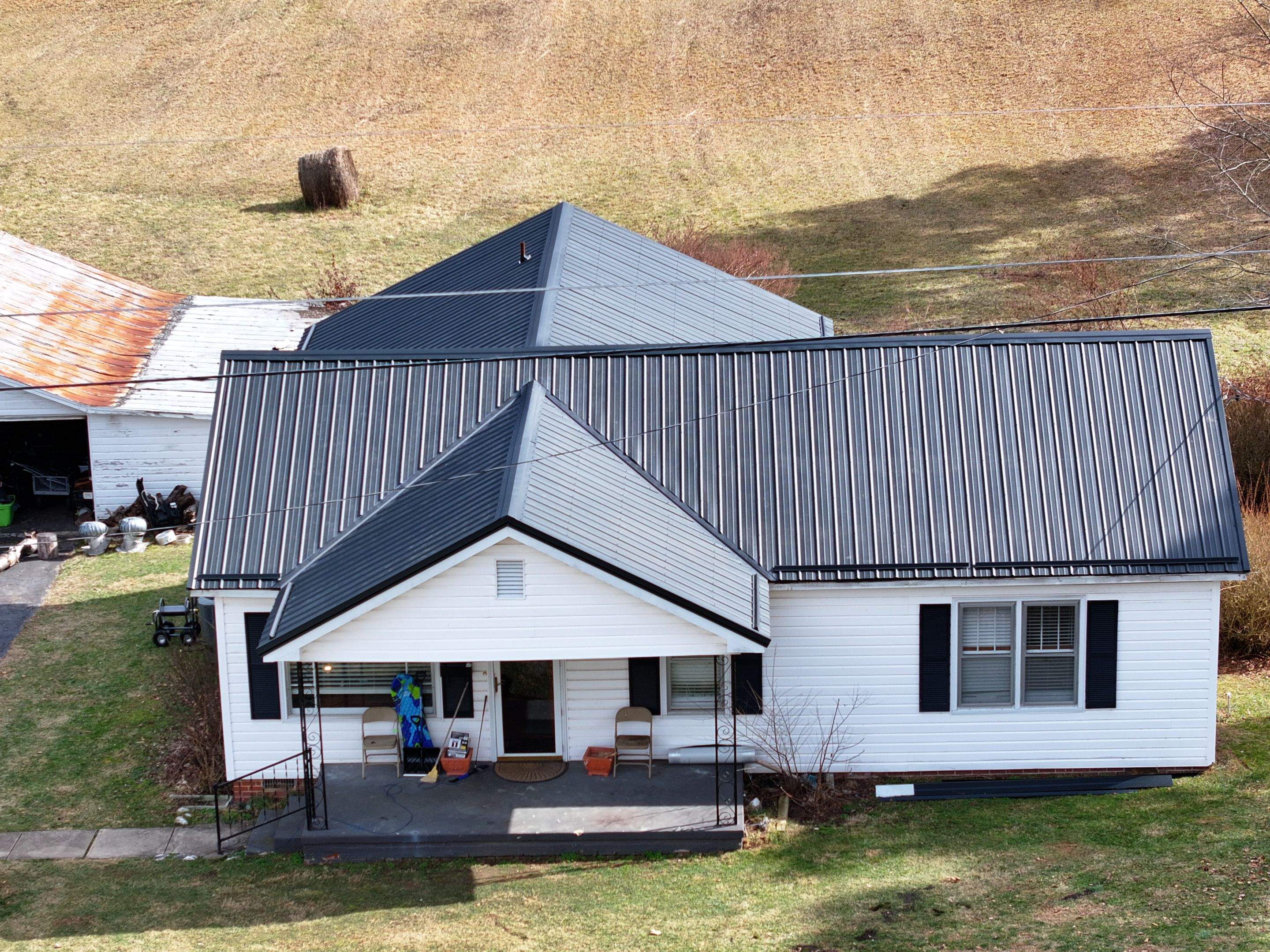 Magoulis Residence by Omnia Roofing