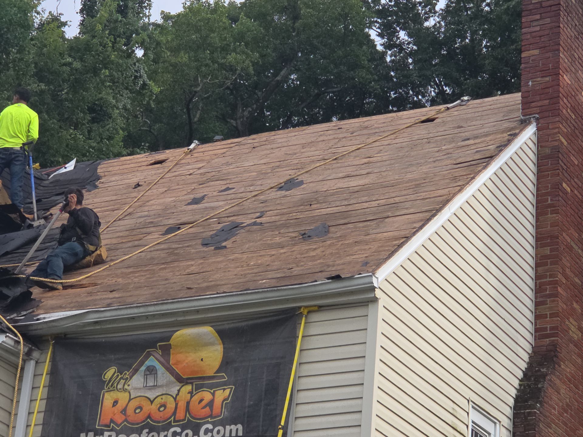 Charleston WV IKO Dynasty Roof Replacement – Premium Asphalt Shingles & Expert Installation by Mr. Roofer