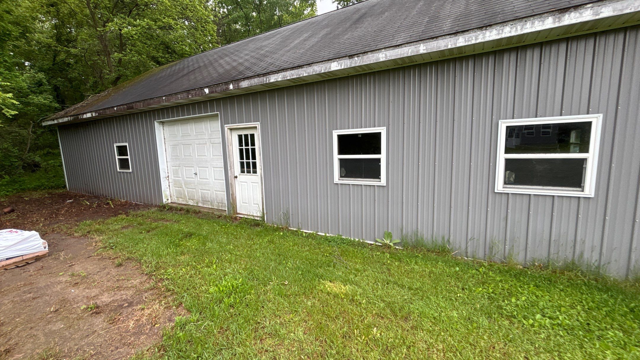 Roof Replacement using Atlas Pinnacle Pristine Pewter by 180 Contractors