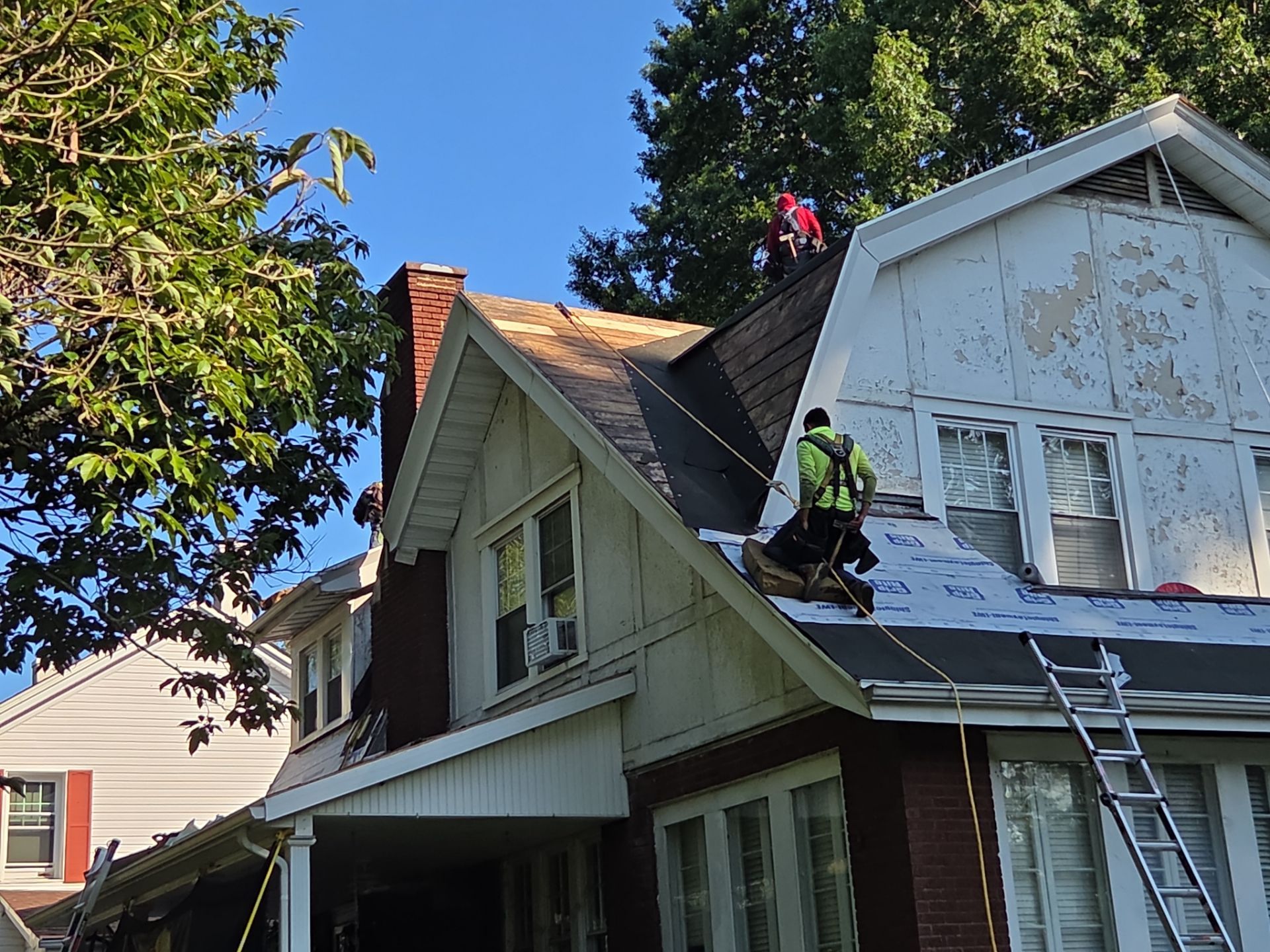 Charleston WV IKO Dynasty Roof Replacement – Premium Asphalt Shingles & Expert Installation by Mr. Roofer