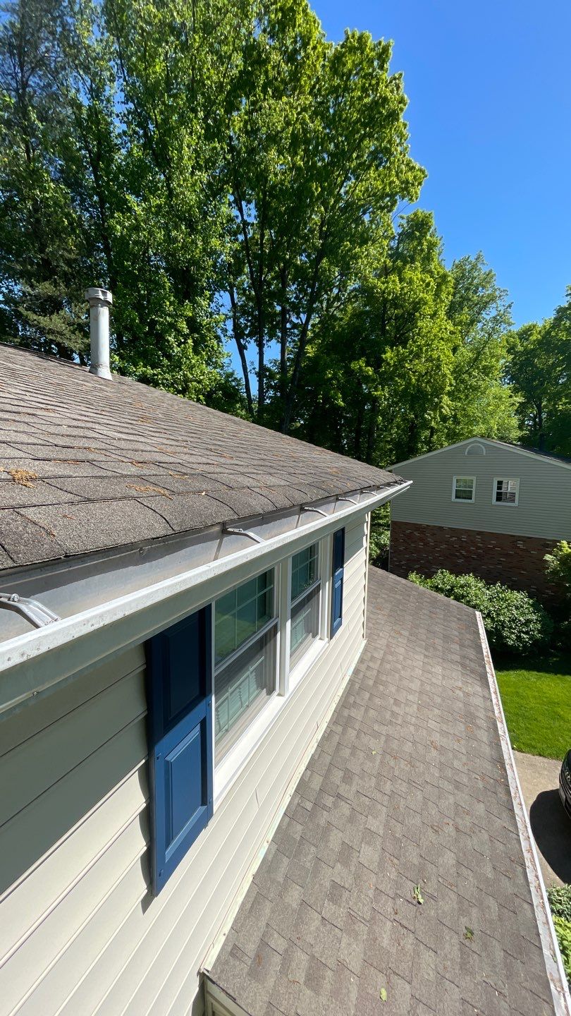 Springfield CertainTeed Landmark Weathered Wood Roof Installation by RM Banning, Inc.