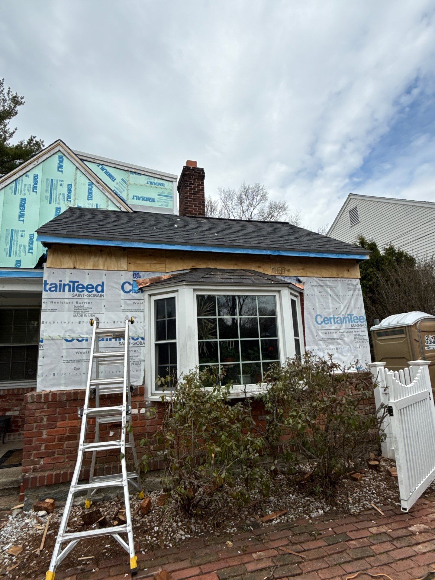 Siding transformation with Cert. Cedar Impressions D/7 Perfection Straight Bottom, Sterling Gray by DiGiorgi Roofing and Siding Inc
