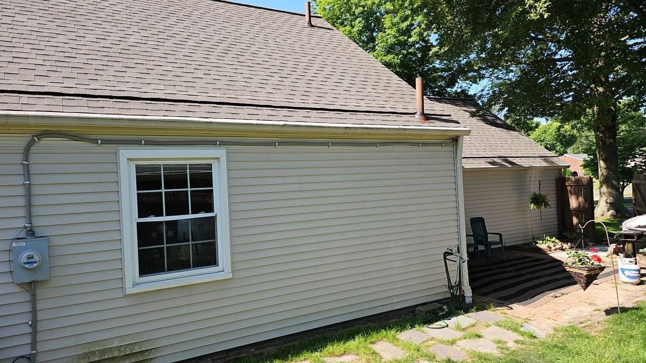 ATLAS PINNACLE COLOR: WEATHERED WOOD by Eagle Eye Roofing