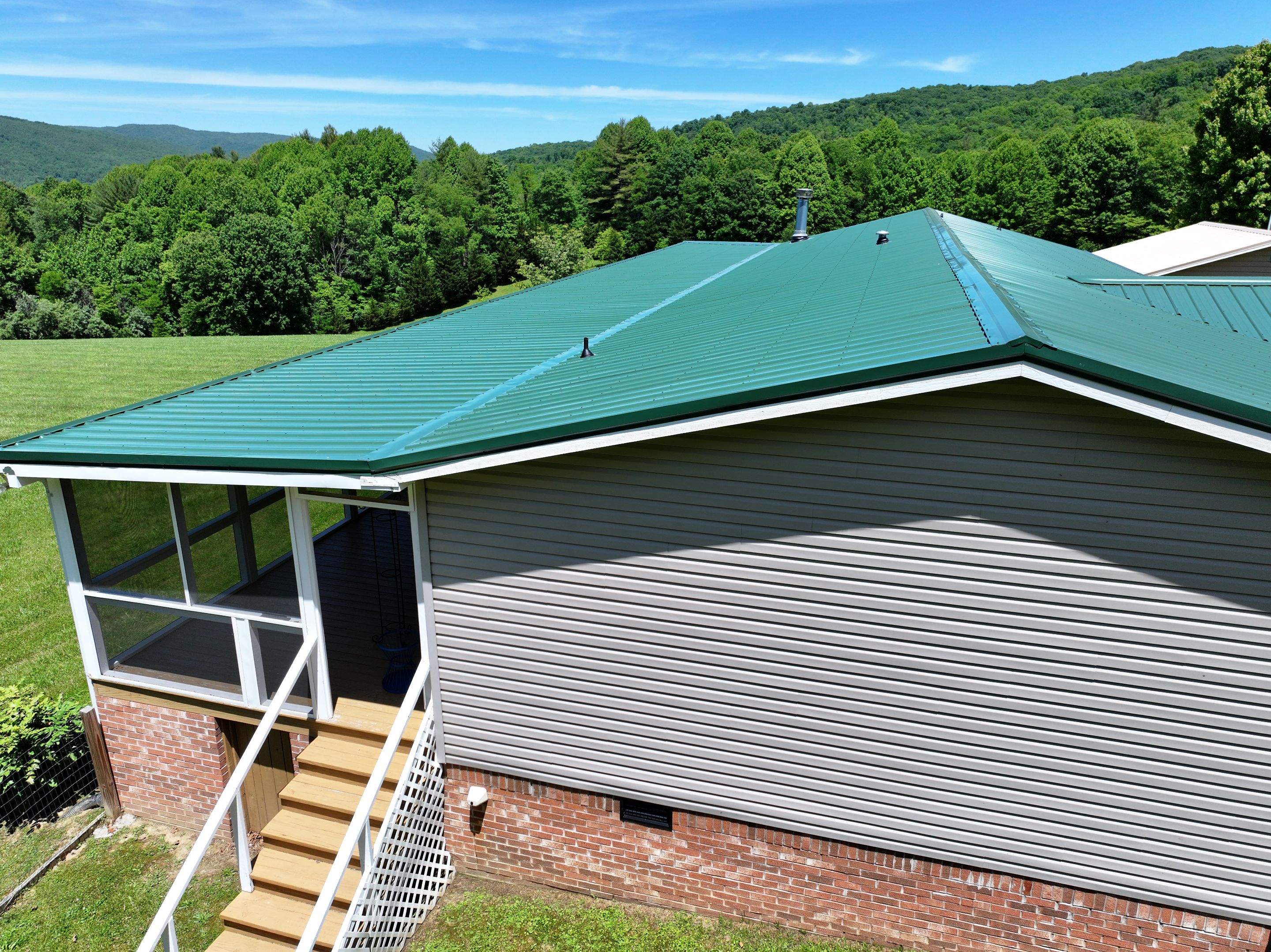 Haley Residence by Omnia Roofing