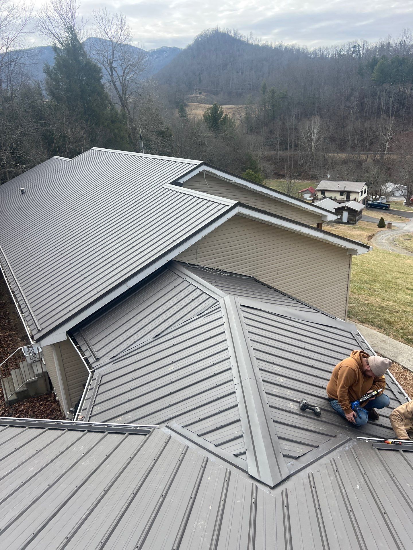 Beam Residence by Omnia Roofing