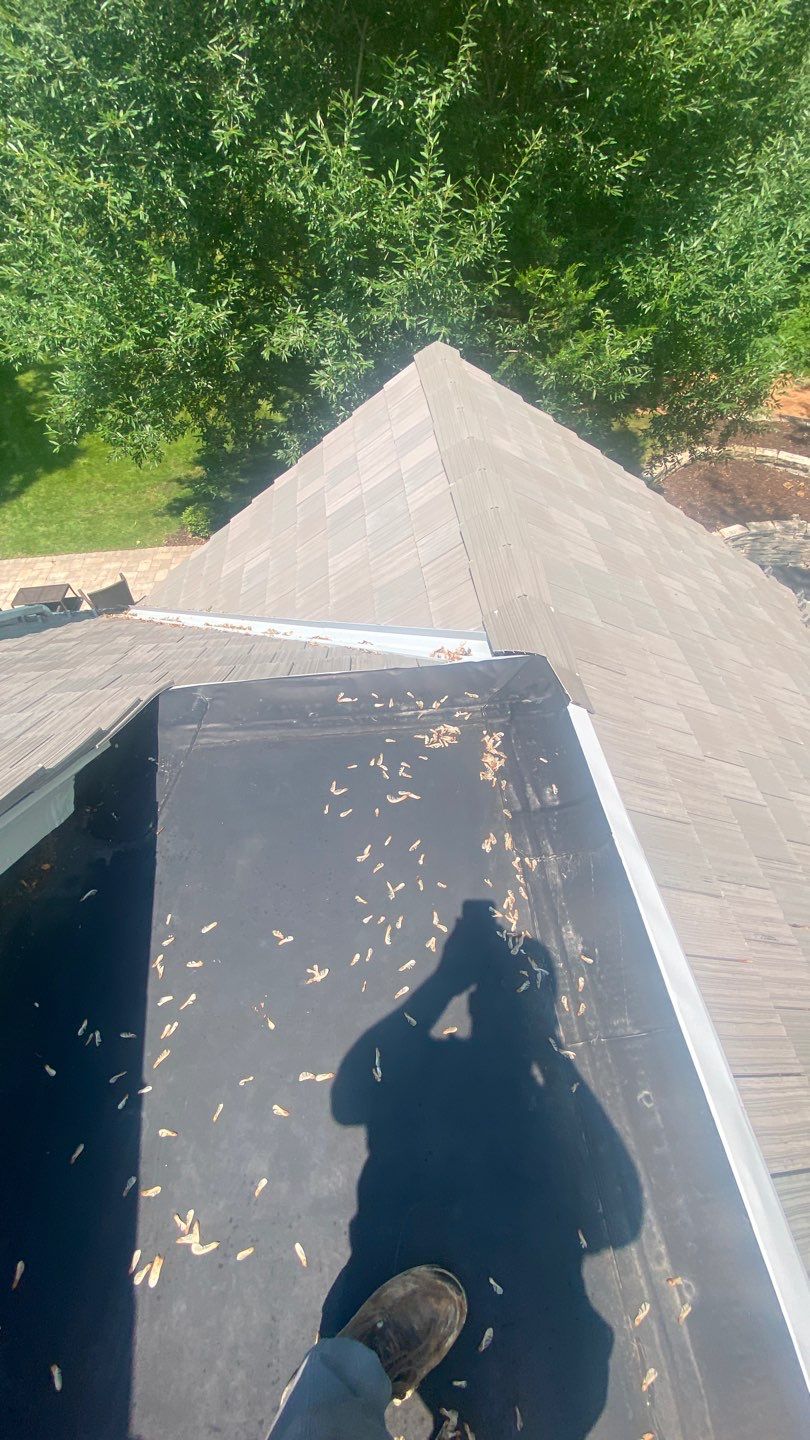 DaVinci Roof Installation with Snow Guards in Oconomowoc Lake by Custom Installations