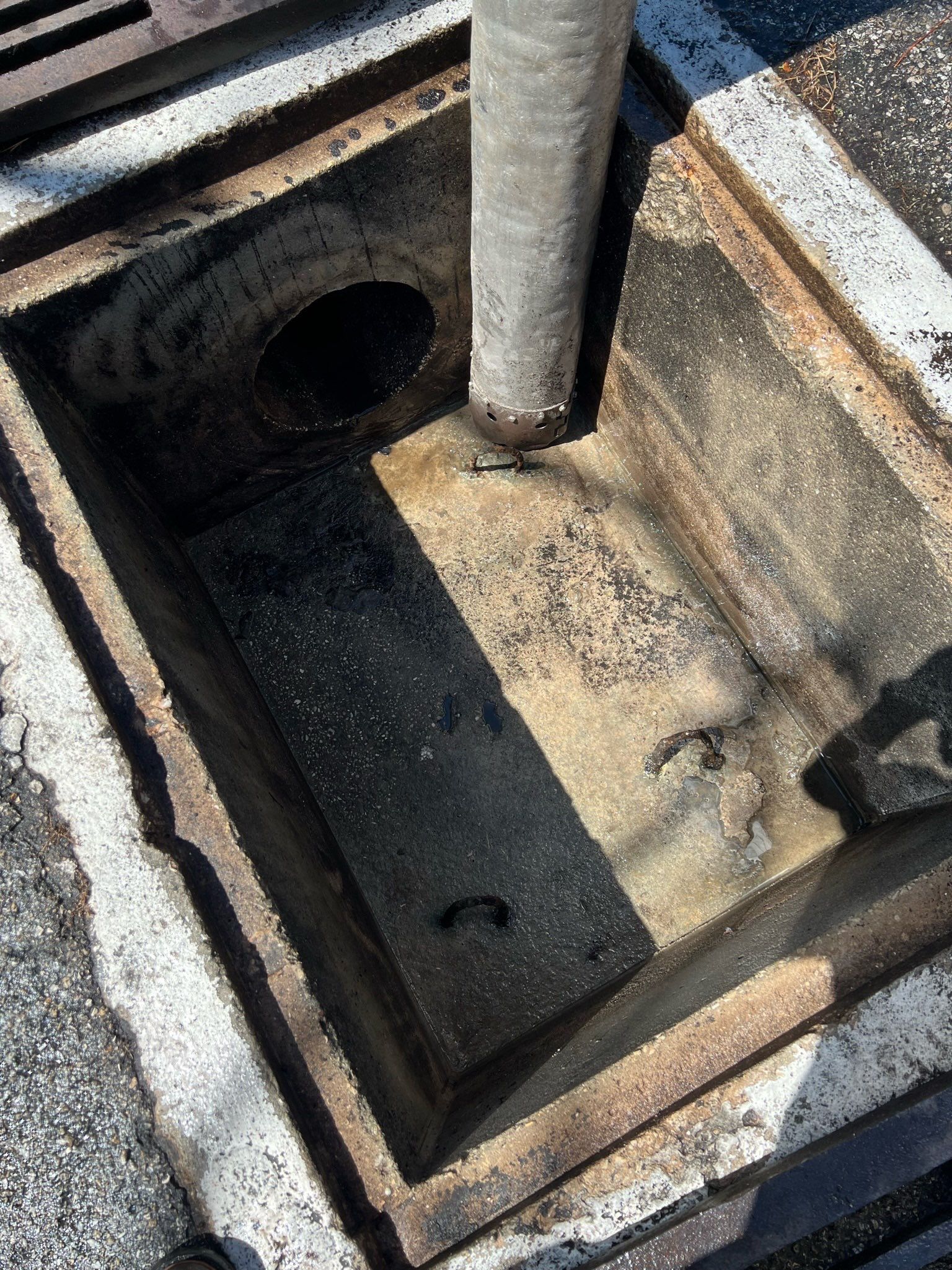 Apartment Complex Storm Water System Maintenance by APS Power & Water