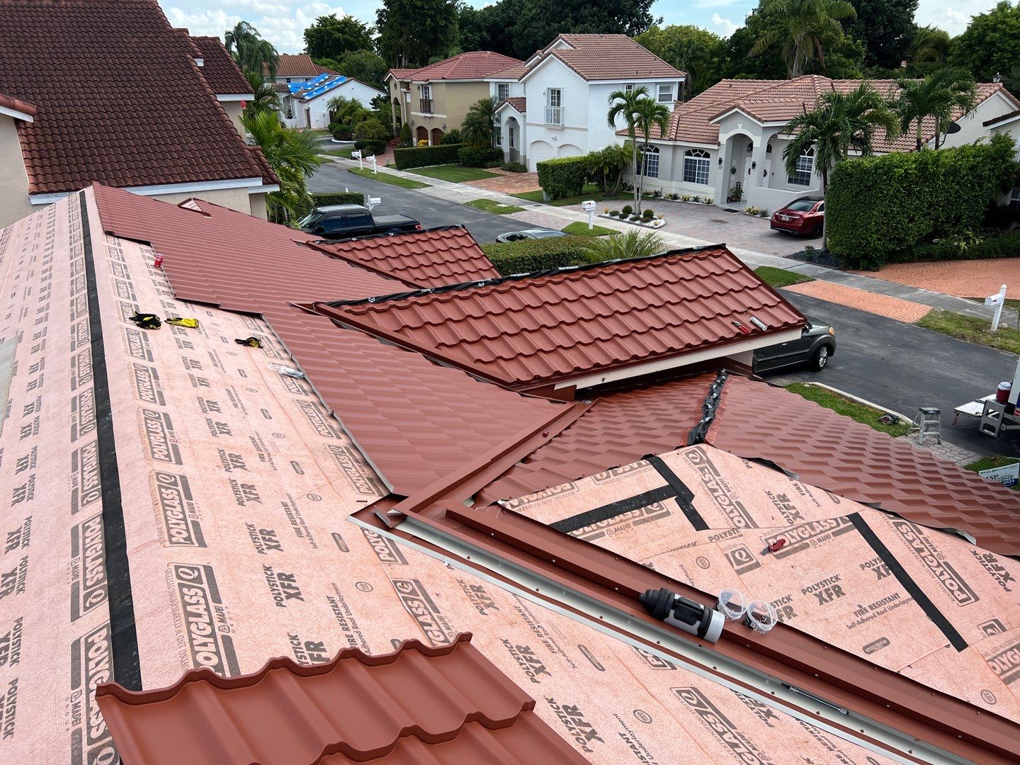 Metal Tile Roof using Worthouse by ASP SuperHome
