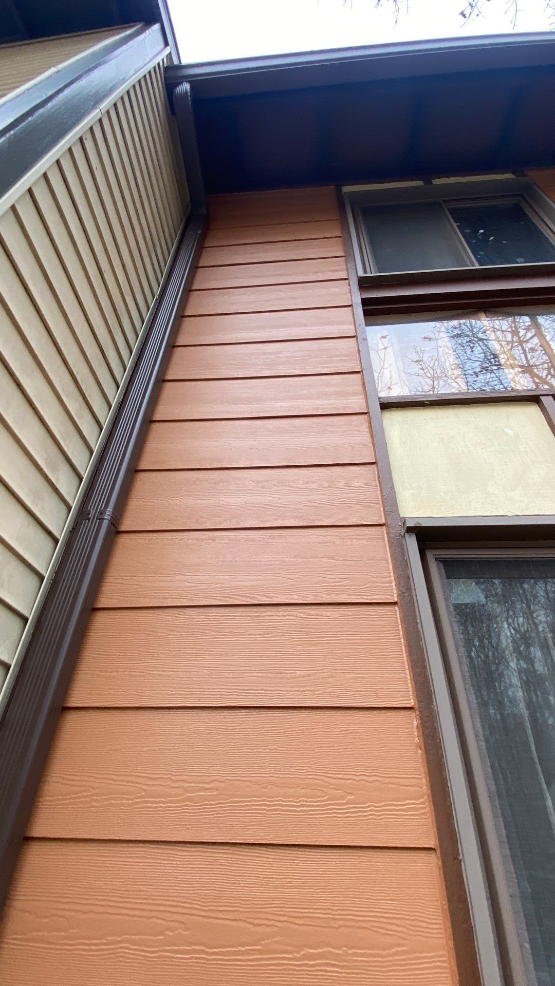 Reston: Residential Siding Replacement with James Hardie Statement Beaded Plank in Cappuccino Muffin by RM Banning, Inc.