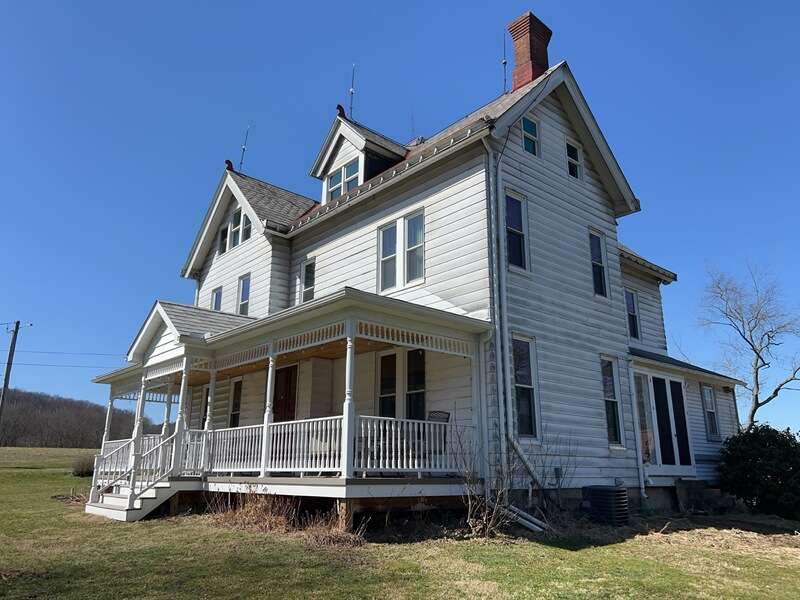 James Hardie Siding Renovation for Evans City Victorian Farmhouse by Ideal Siding Pittsburgh