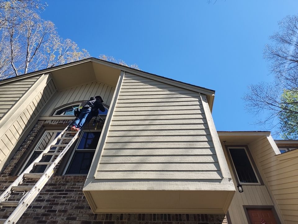 Exterior renovation using James Hardie Siding and Simonton Windows by Indigo State Roofing