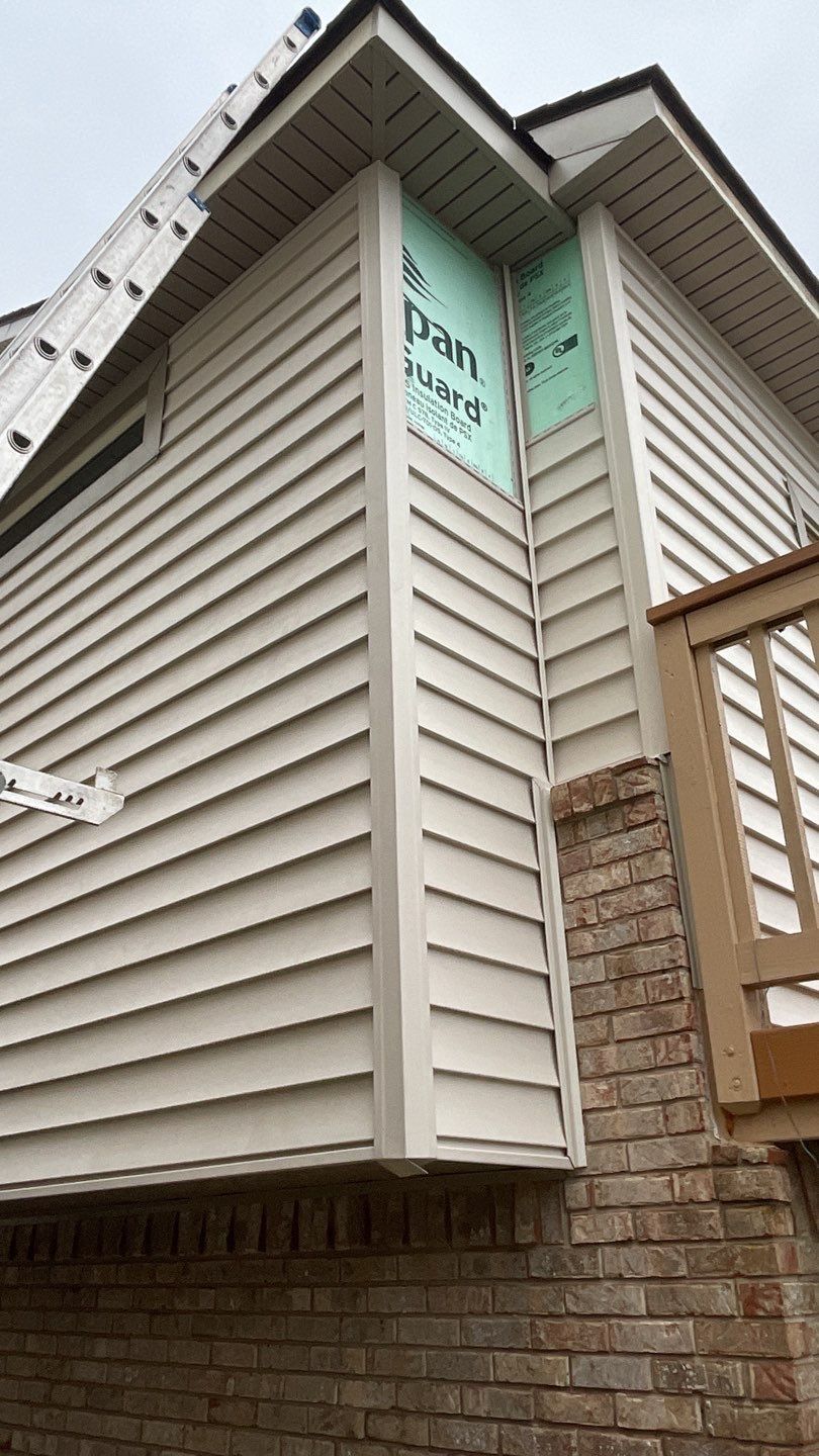 Siding Replacement using CertainTeed Restoration Classic D5 by 180 Contractors