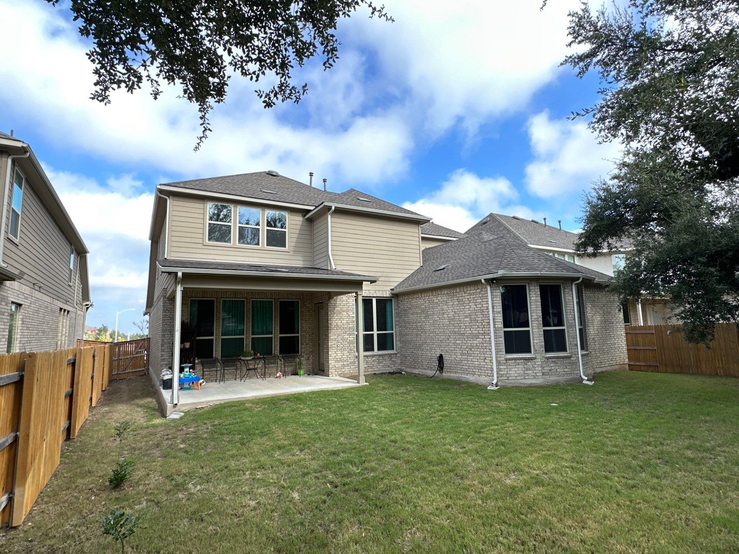 GAF HDZ - Weathered Wood by Elite Roofing LLC