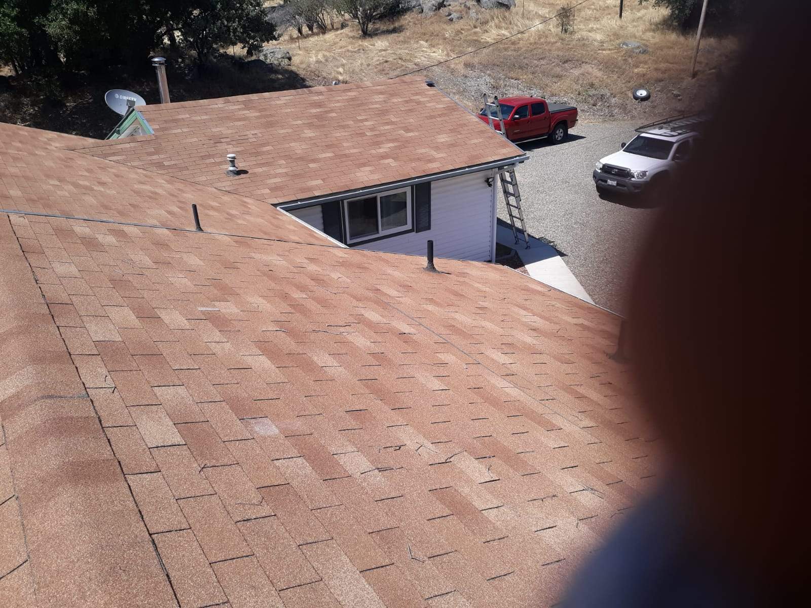 Metal roofing installation using Standing seam metal roofing system by Straight Edge Roofing Inc