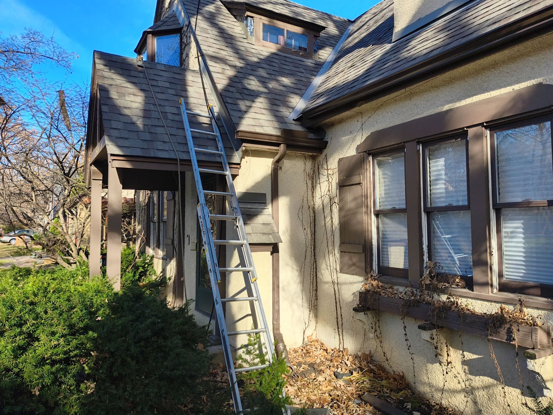 5" Musket Brown Gutter Installation – Edina, MN by Next Level Seamless Gutters / Exteriors Inc.
