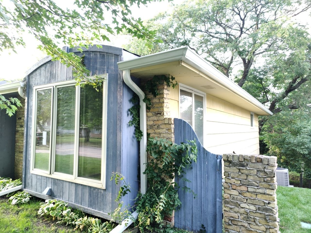 6" Gutters in Minneapolis by Next Level Seamless Gutters / Exteriors Inc.
