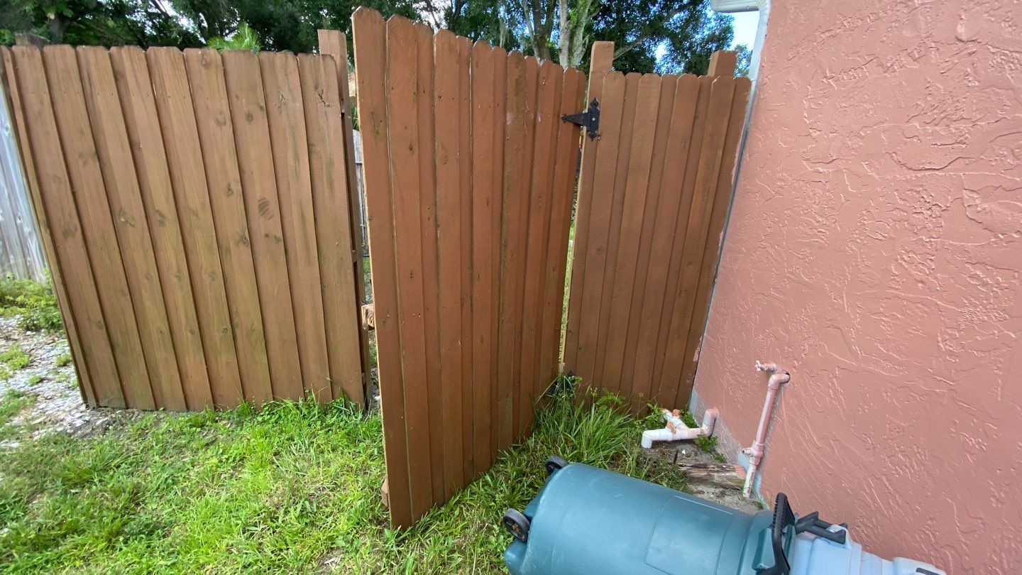 Bradenton, FL 6 ft. White Vinyl Privacy Fence by Asap fence and gates, LLC