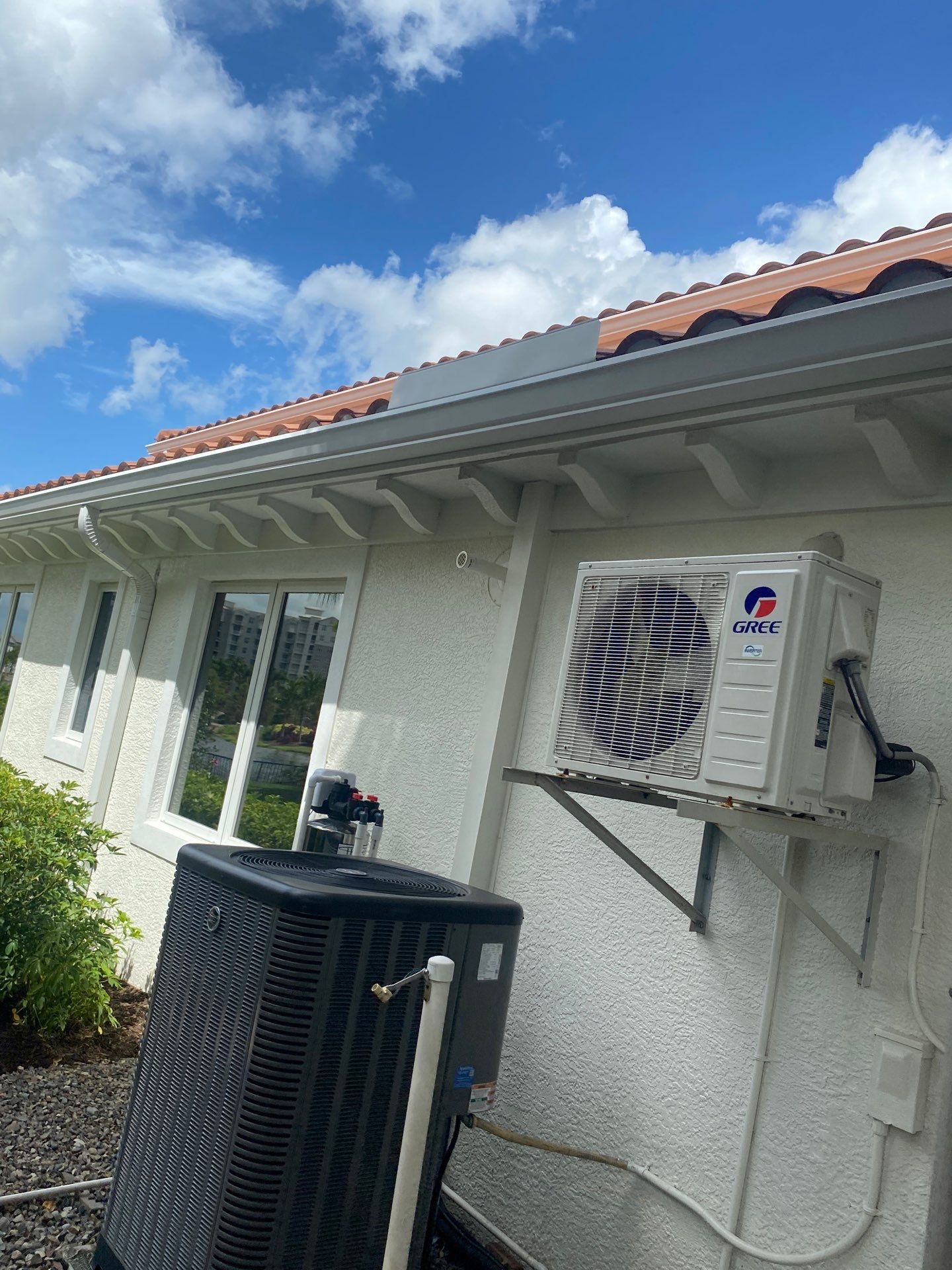 7-Inch Seamless Gutters Installed in Fort Myers FL by Gutter Professors