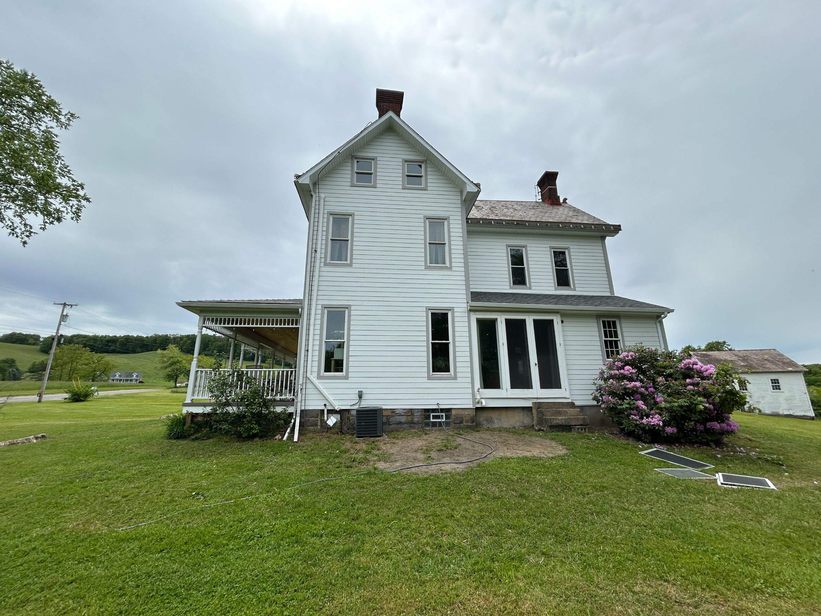 James Hardie Siding Renovation for Evans City Victorian Farmhouse by Ideal Siding Pittsburgh