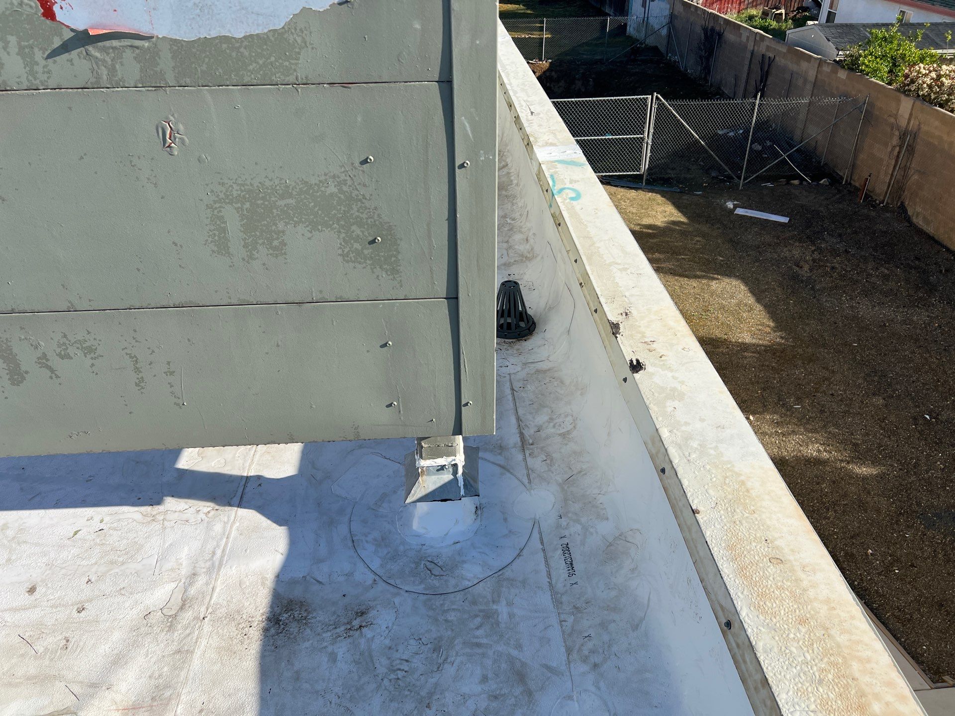 TPO single-ply roofing system using GAF Everguard 60 mil by Straight Edge Roofing Inc