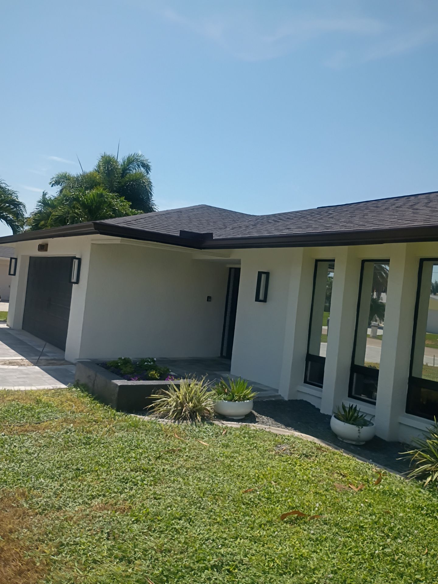 6 Inch Seamless Gutters using Musket Brown Seamless Gutters in Cape Coral FL by Gutter Professors