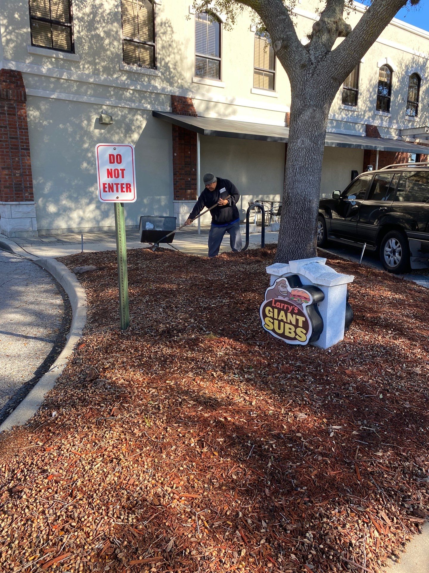 Larry’s Giant Subs | Rock & Mulch by ProGreen Services