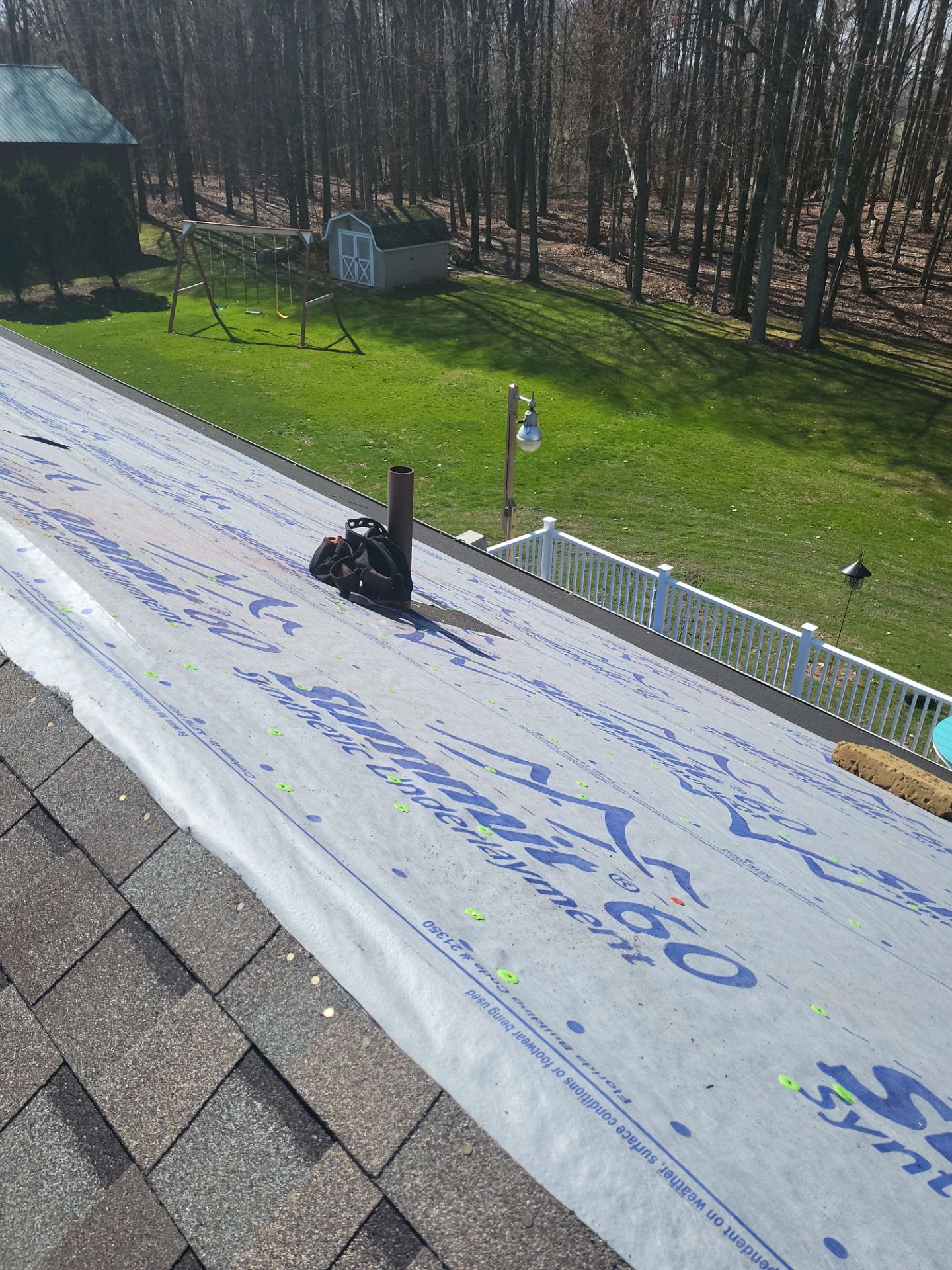 Atlas Pinnacle Color: Majestic Shake; Drip Edge Color: Royal Brown by Eagle Eye Roofing