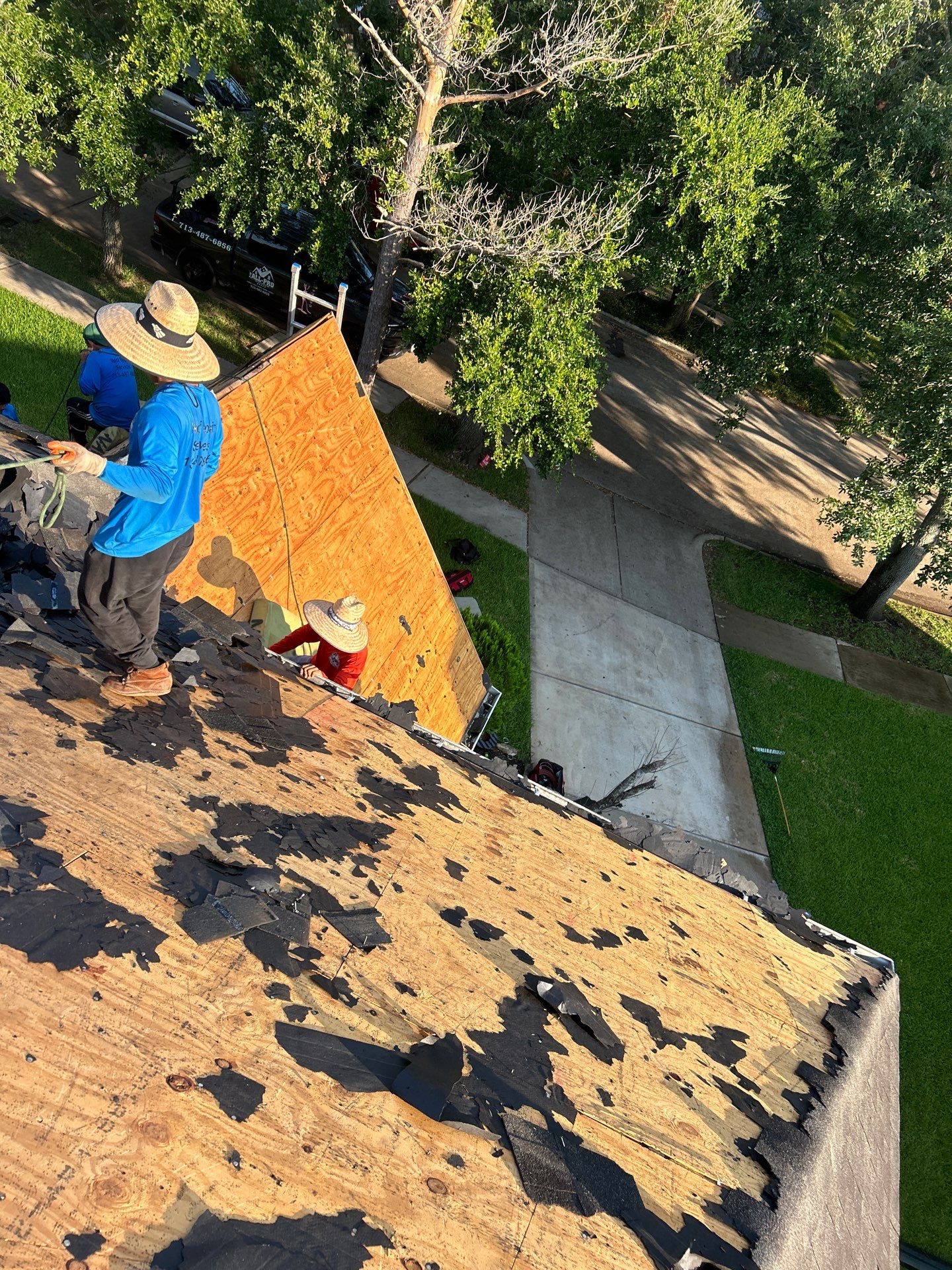 Residential Roofing Installation using Owen's Corning Duration (Lifetime) Shingles by Roof Repair Company