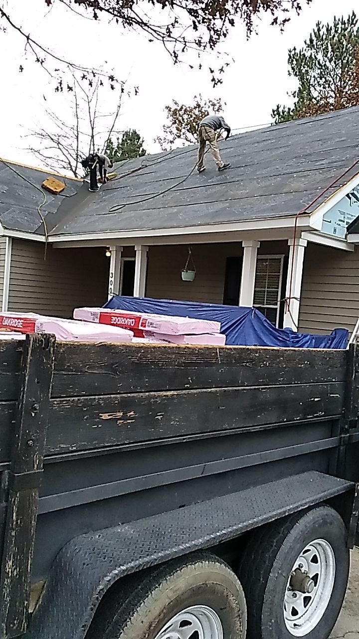 Residential Roofing Installation using Owens Corning Oakridge- Williamsburg Gray by Indigo State Roofing