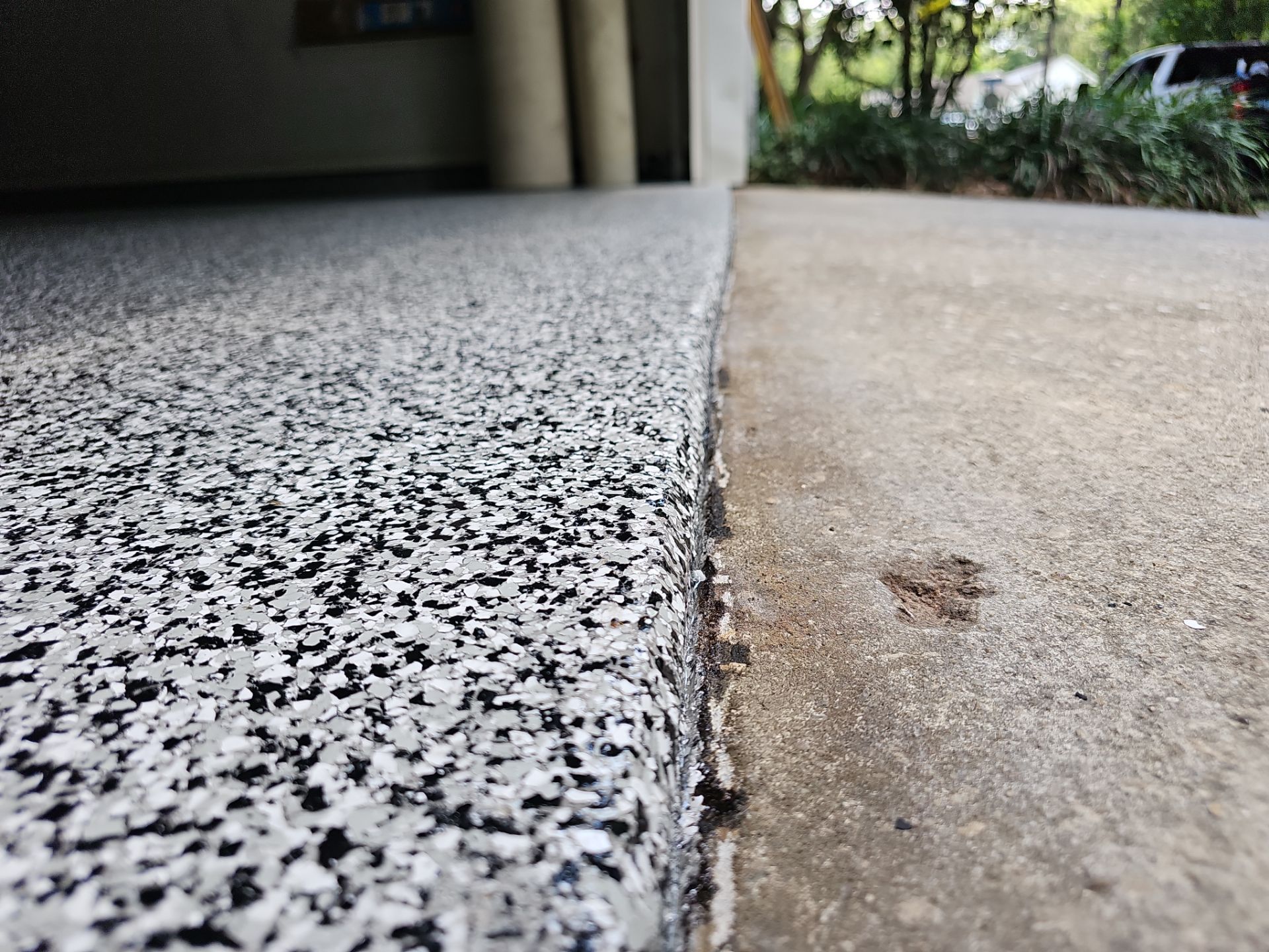 This home’s garage floor before and after is like DAY and NIGHT 🌙 by Deese Elite Concrete Coatings