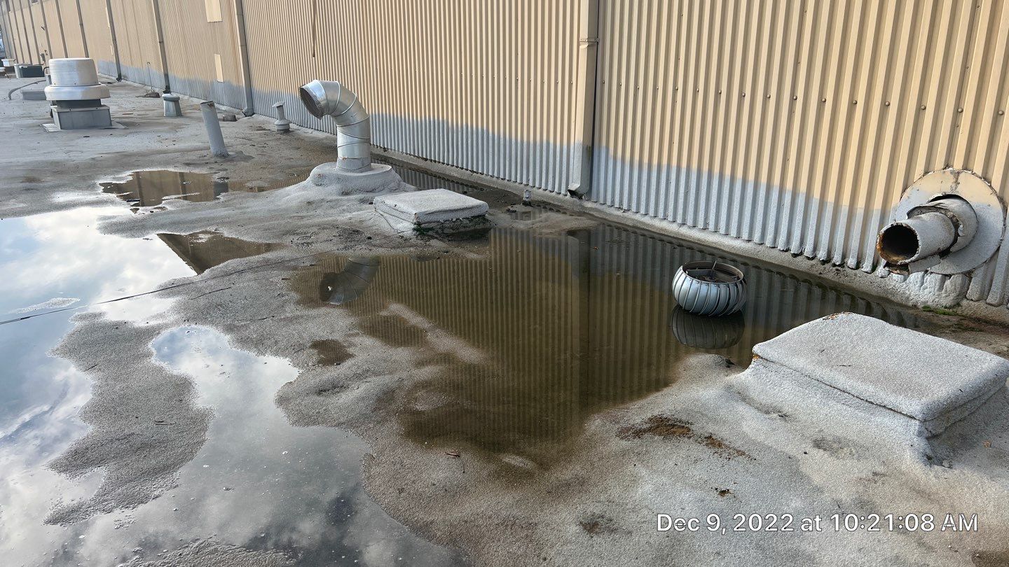 TPO single-ply roofing system using GAF by Straight Edge Roofing Inc