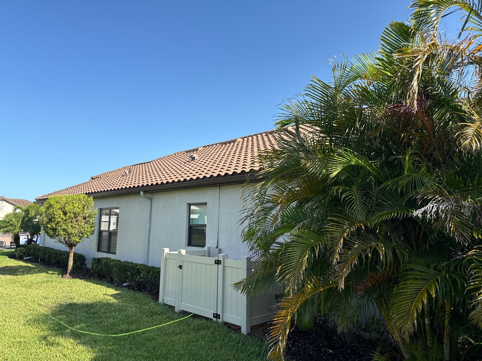 Concrete Tile Roof, Paver Driveway & Lanai Cleaning – Artisan Lakes Esplanade, Palmetto, FL by Sunshine AquaWash