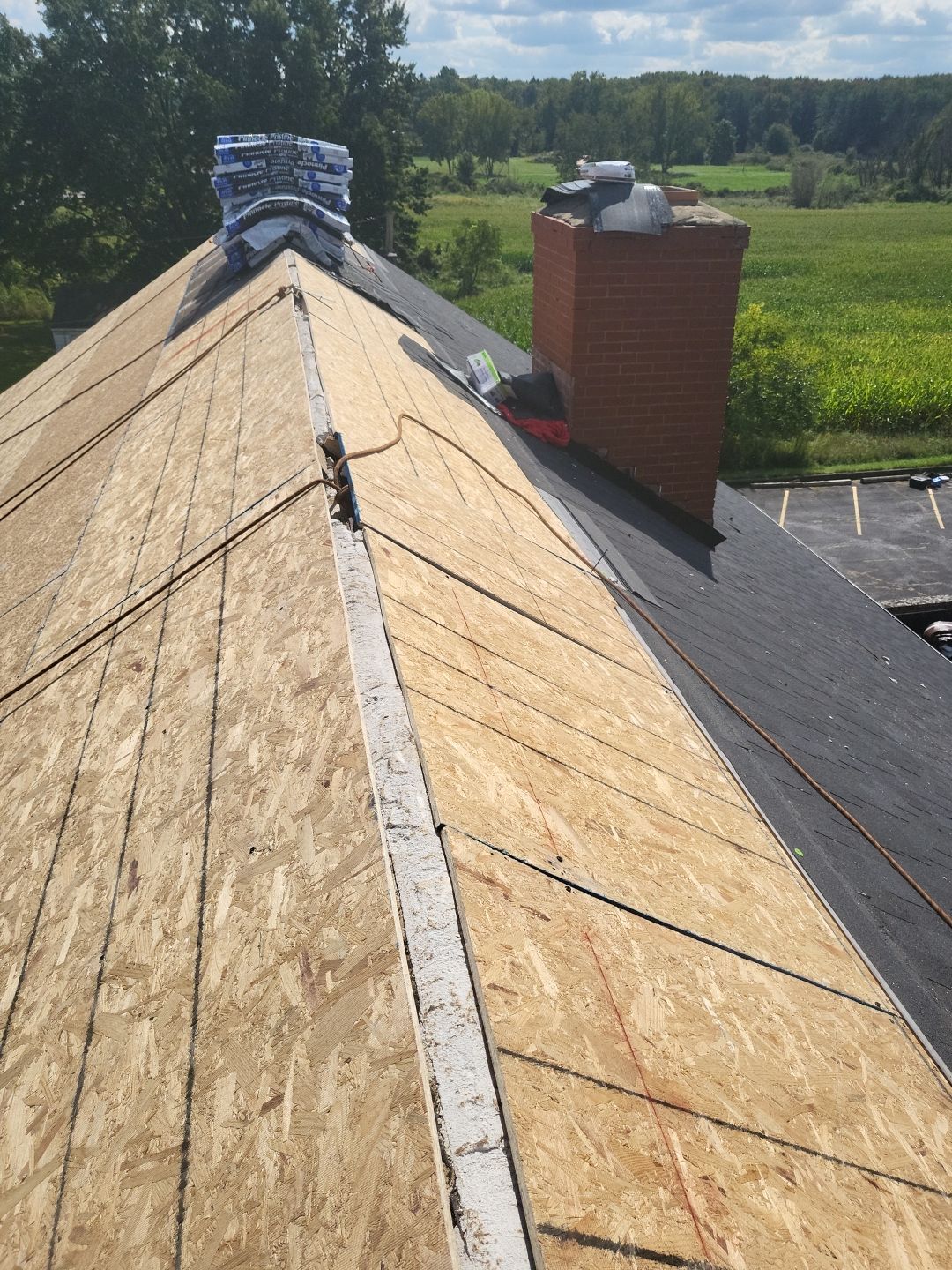 ATLAS PINNACLE COLOR: BLACK PRISTINE by Eagle Eye Roofing