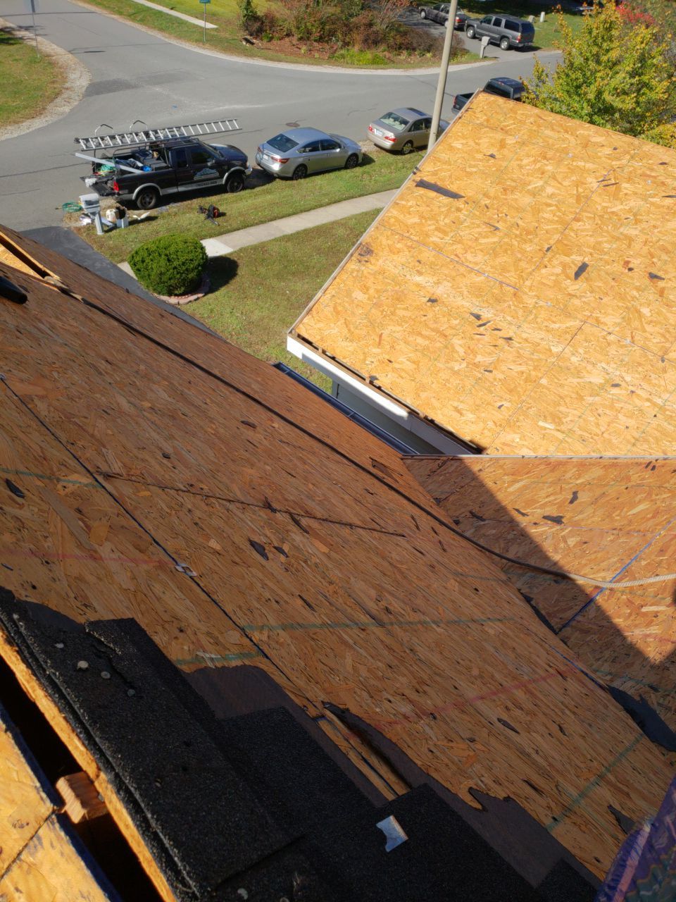 Woodbridge: CertainTeed Landmark Designer Shingles in Cottage Red by RM Banning, Inc.