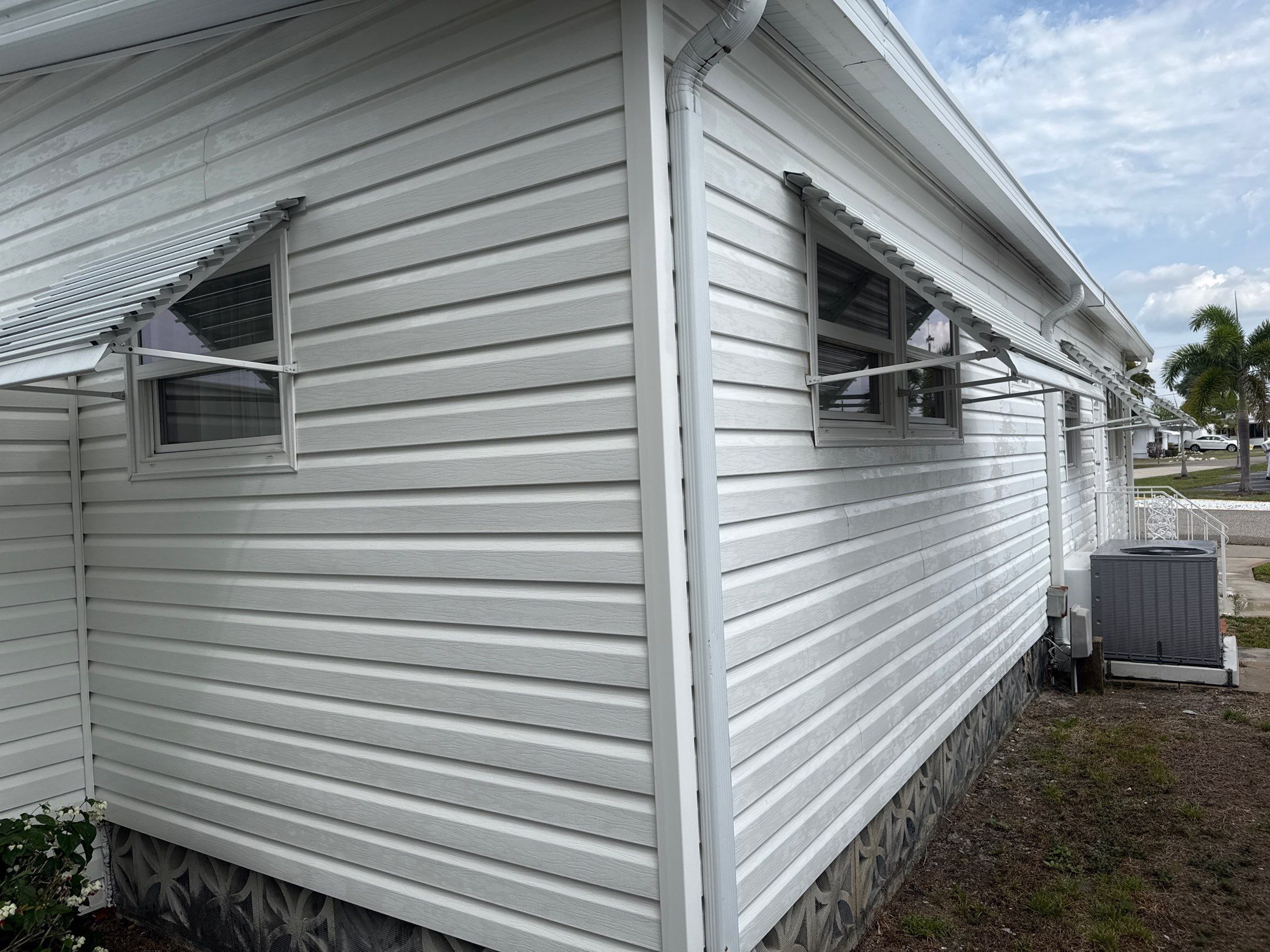 Mobile Home Soft Wash in Desoto/Tidevue Estates – Ellenton, FL by Sunshine AquaWash