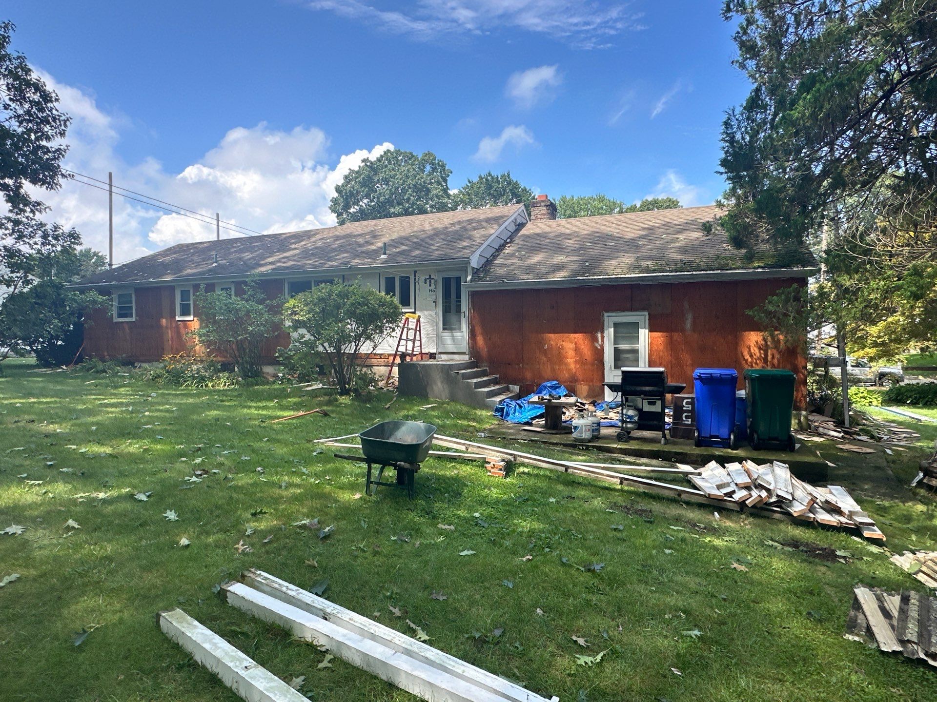 Siding Installation using CertainTeed Monogram Vinyl Siding - D4 - Granite Gray by A Plus Exterior