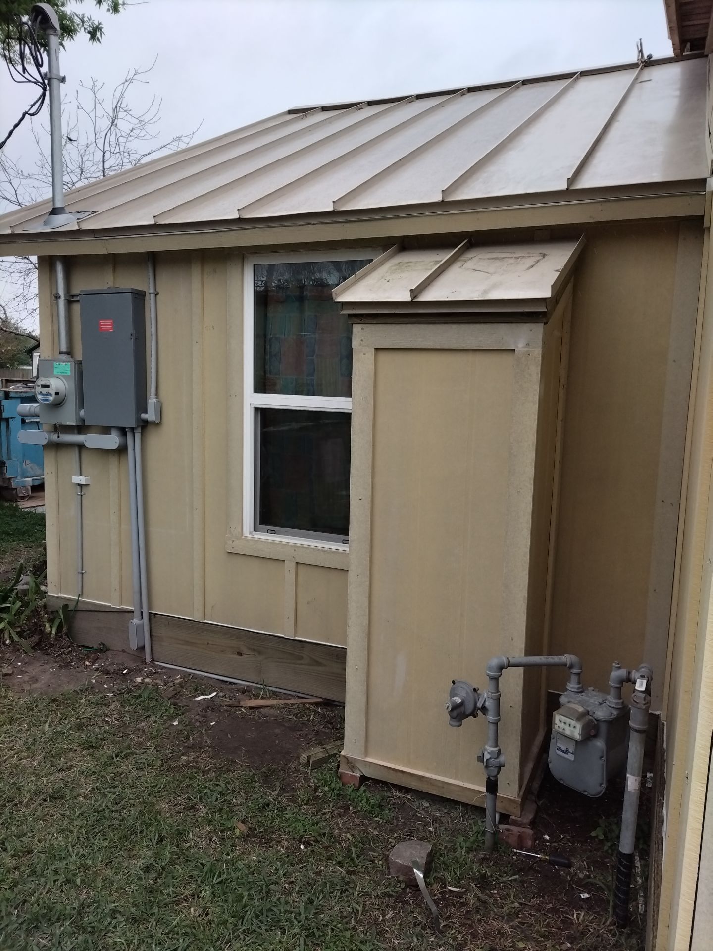 Vinyl to Hardie by Bayfront Roofing and Construction