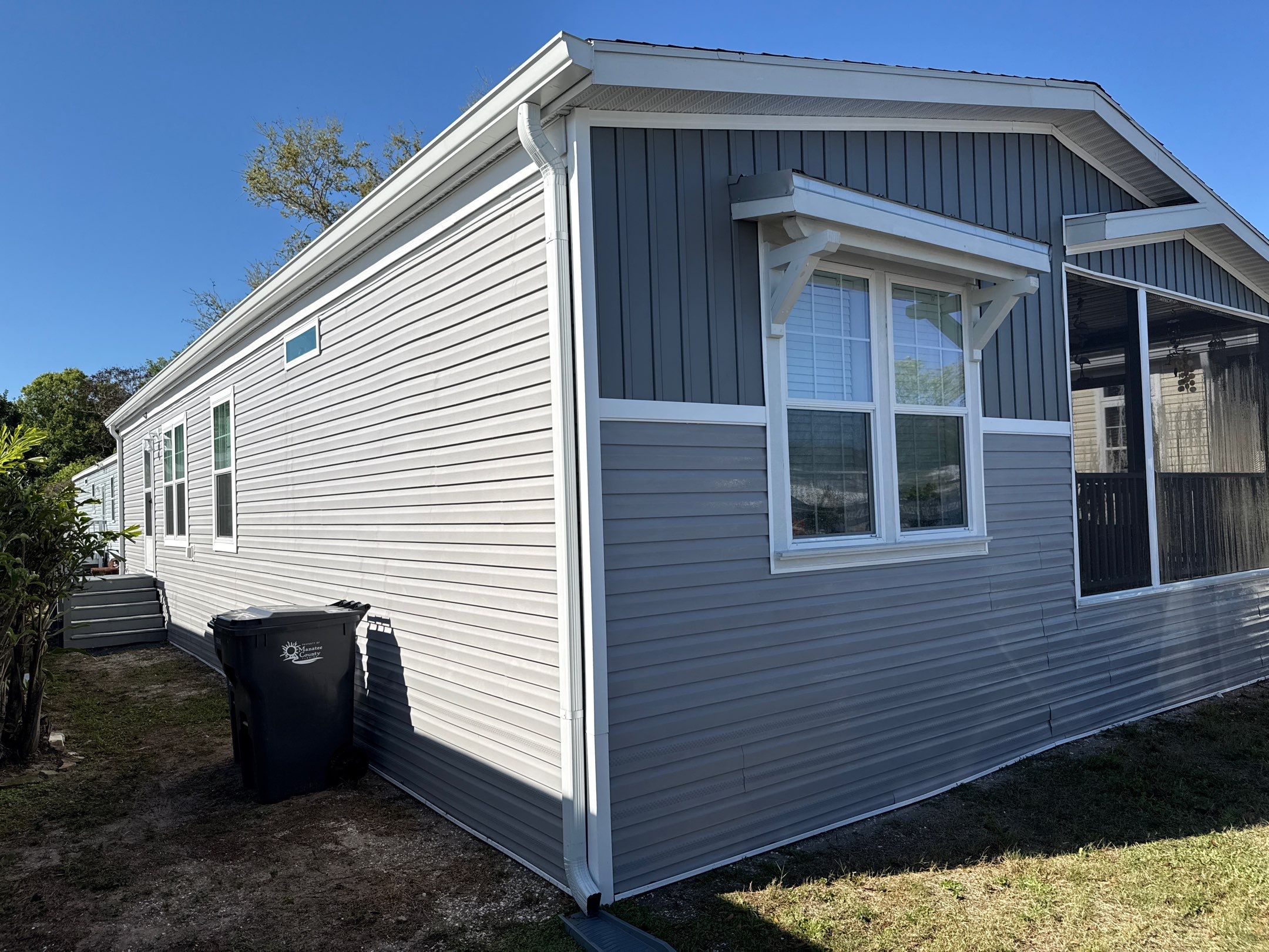 On-the-Spot Mobile Home House Wash in Terra Ceia, FL | Fisherman’s Cove RV Resort by Sunshine AquaWash