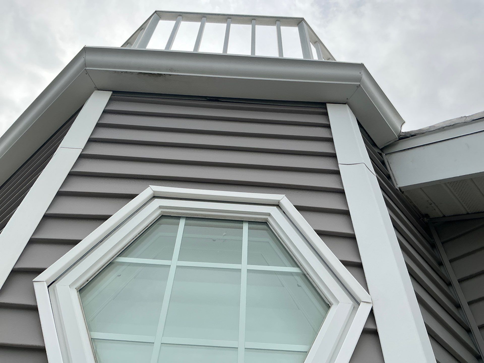 Assessment of the Condition of Gutters and Soffit and Fascia in Siesta Key FL by Gutter Professors