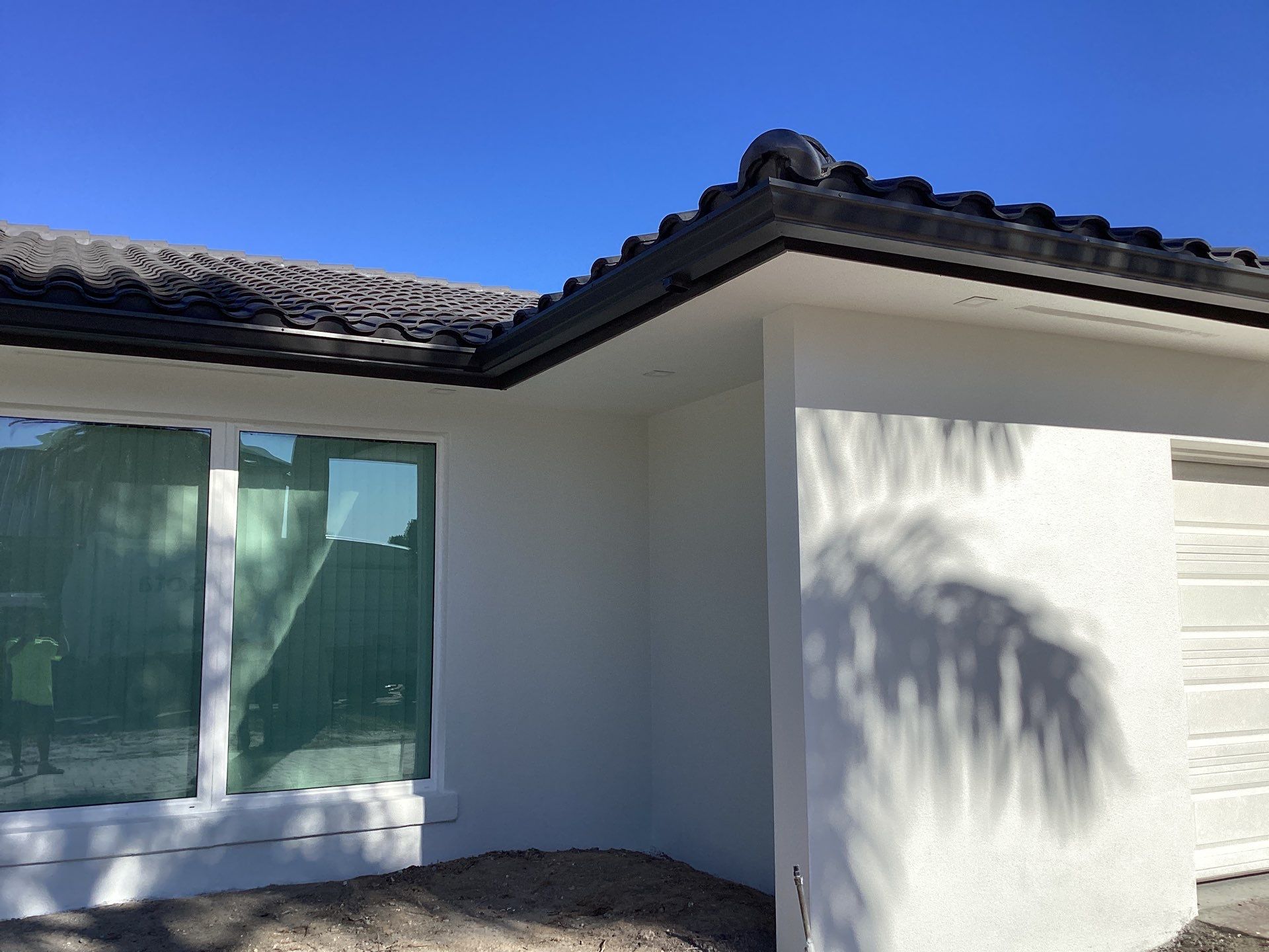 6 Inch Seamless Gutters using bronze gutters in Sarasota FL by Gutter Professors