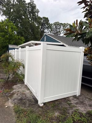White Vinyl Privacy Fence and Backyard Enclosure in Sarasota