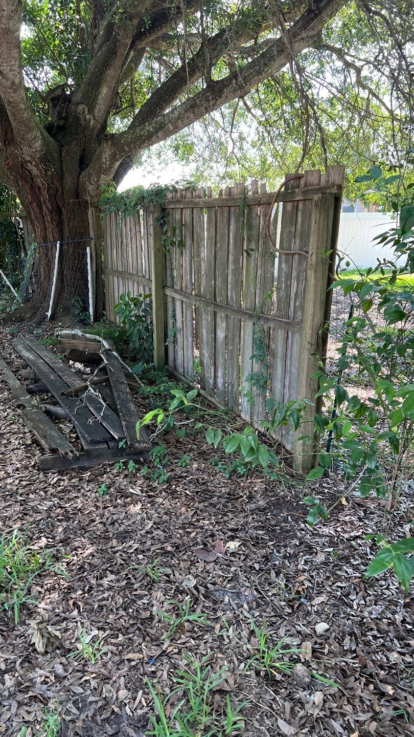 Sarasota, FL 6ft. Tall White Vinyl Privacy Fence  by Asap fence and gates, LLC