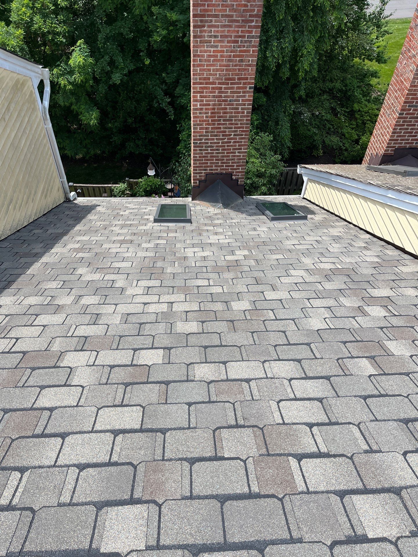 Arlington: CertainTeed Grand Manor Designer Shingles in Weathered Wood by RM Banning, Inc.