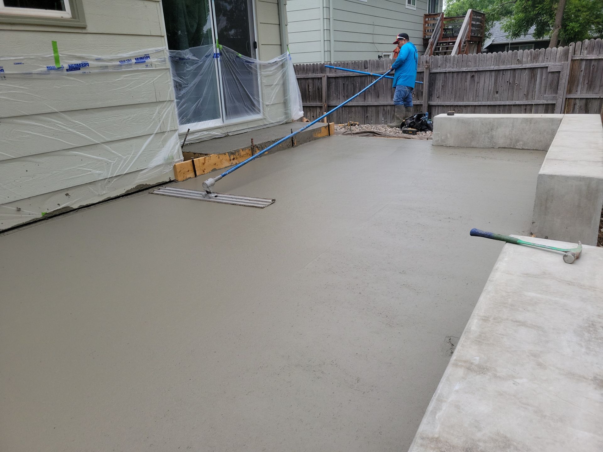 New Concrete Patio and Integrated Retaining Walls in Fort Collins by Center Line Concrete