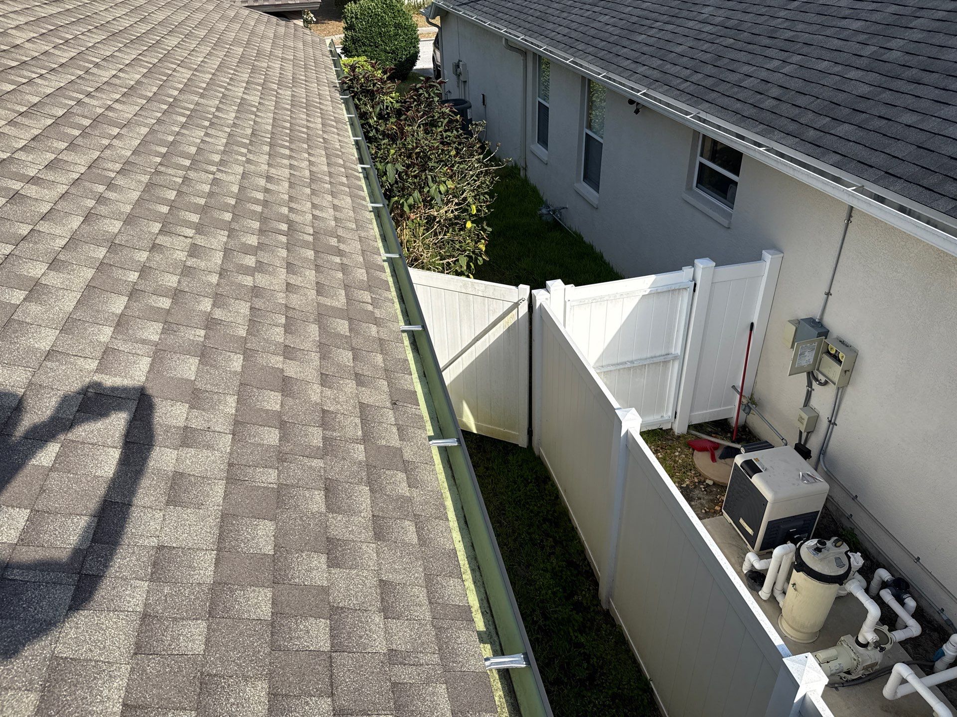 Gutter Cleaning Over Screen Enclosure – Greenbrook Village, Lakewood Ranch, FL by Sunshine AquaWash
