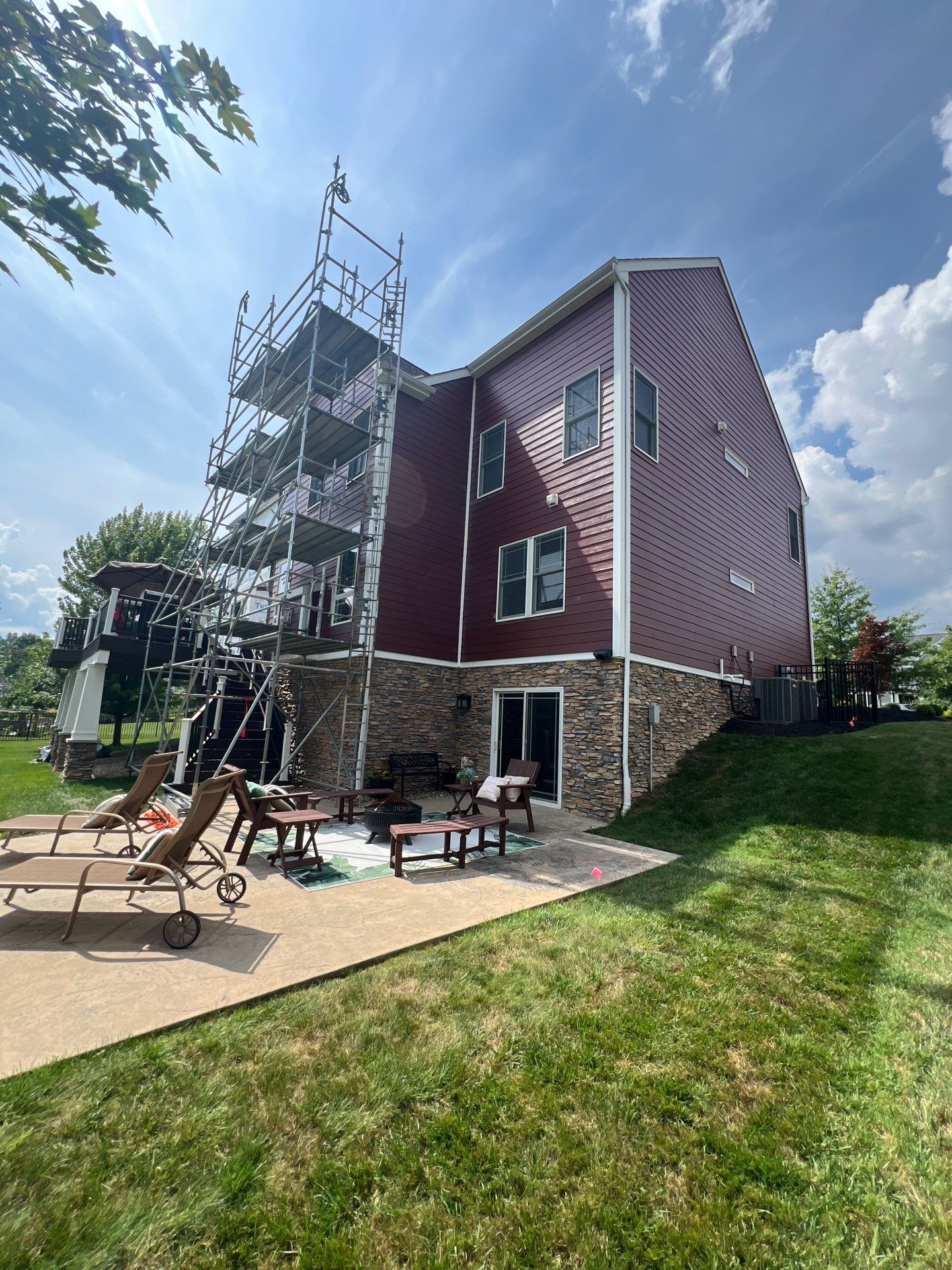 Countrylane Red James Hardie Siding Replacement in Franklin Park by Knockout Home Solutions