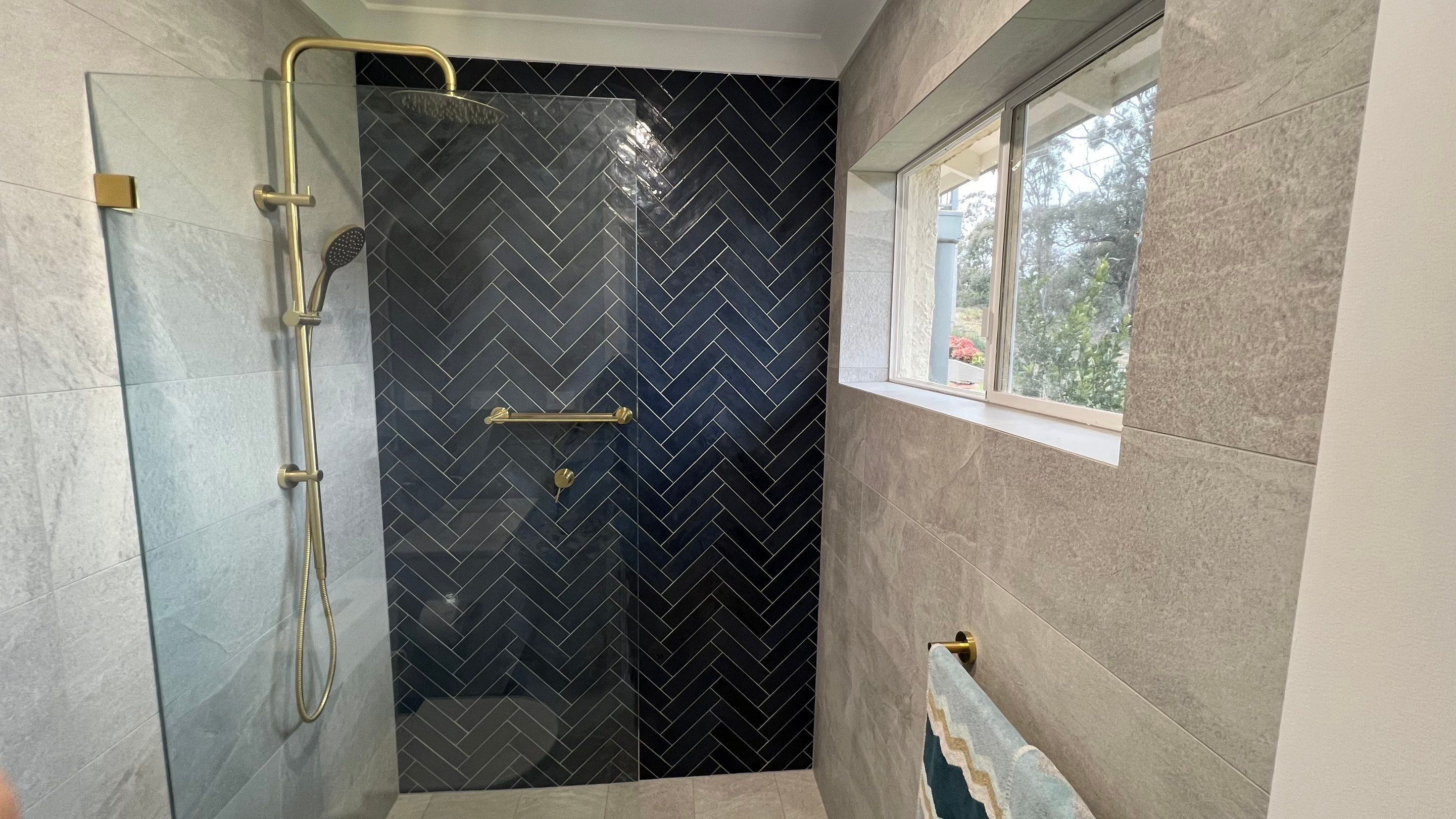 Small Ensuite Renovation by Re-seal Bathrooms