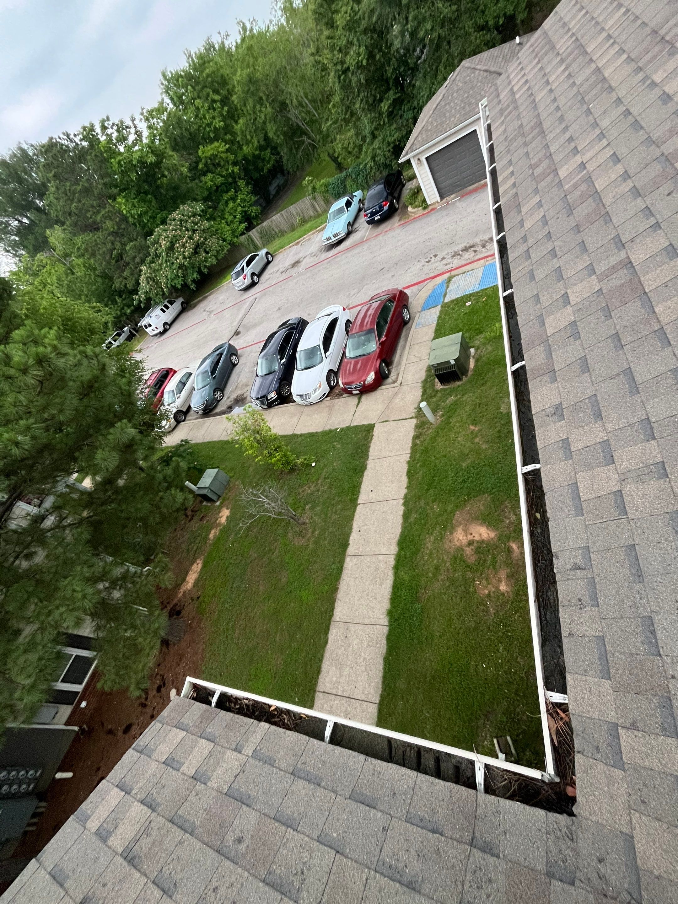 HOA gutter cleaning before photo