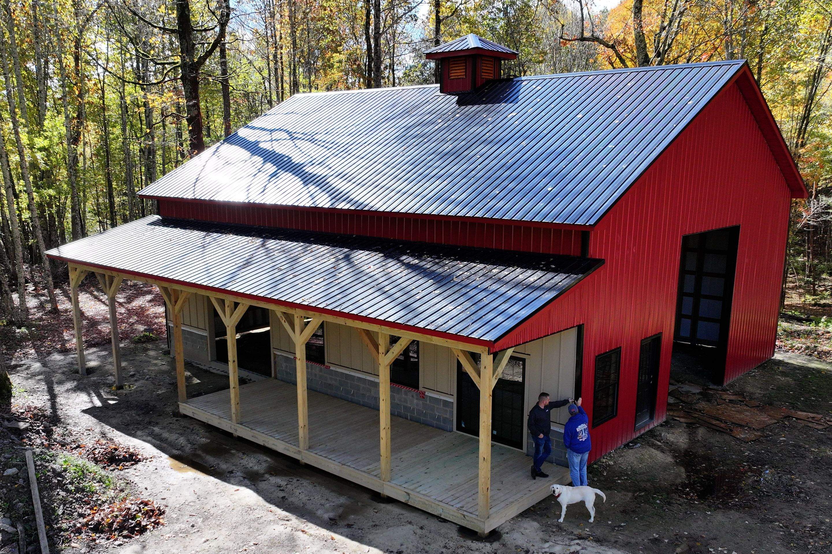 Brodour Barndominium by Omnia Roofing