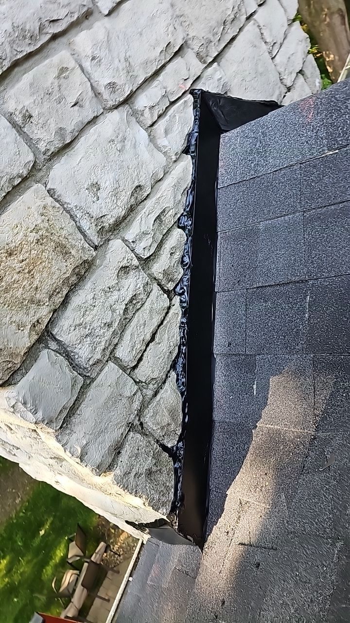 ATLAS PINNACLE COLOR: BLACK SHADOW by Eagle Eye Roofing